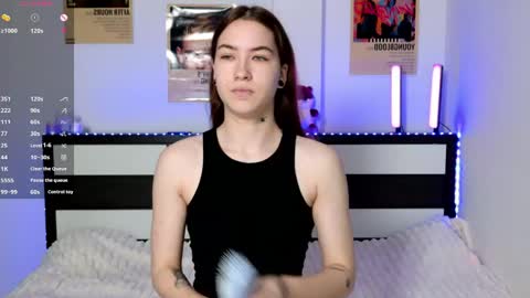 Snapshot of evaandluna chatting on 06/02/26, 11:18 Eva online show from 06/02/26, 11:18