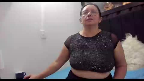 Snapshot of evaaross chatting on 02/11/25, 10:18 Eva online show from 02/11/25, 10:18