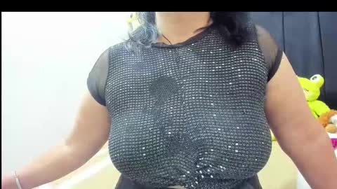 Snapshot of evaaross chatting on 12/01/25, 12:54 Eva online show from 12/01/25, 12:54