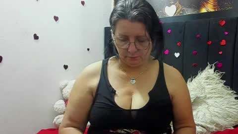 Snapshot of evaaross chatting on 05/28/26, 01:52 Eva online show from 05/28/26, 01:52