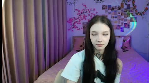 Snapshot of evaasilence chatting on 03/01/26, 12:18 evaasilence online show from 03/01/26, 12:18