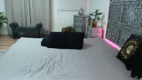 Snapshot of evabarbi chatting on 12/15/24, 12:29 evabarbi online show from 12/15/24, 12:29