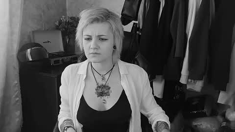 Eva Brownie online show from 02/18/25, 08:27