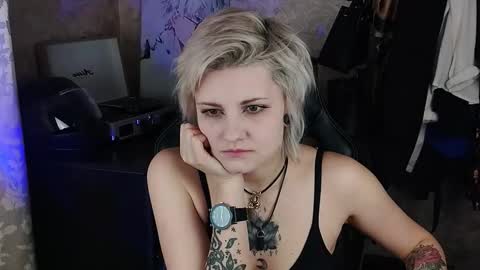 Eva Brownie online show from 03/05/25, 12:11