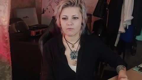 Eva Brownie online show from 03/09/25, 11:47