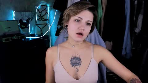 Eva Brownie online show from 10/16/25, 04:52