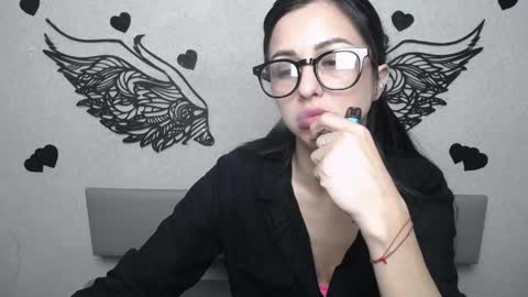 Snapshot of evaclarkk chatting on 05/28/26, 07:05 EvaClarkk online show from 05/28/26, 07:05