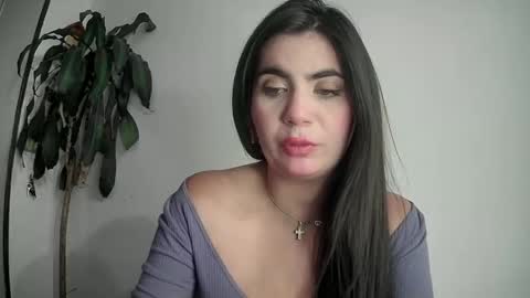 evacollins12 online show from 01/28/25, 02:21