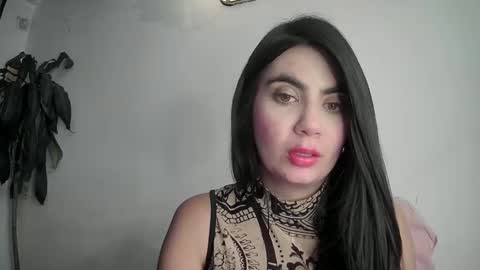 evacollins12 online show from 02/17/25, 01:58