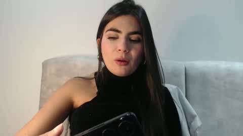 evacollins12 online show from 10/01/25, 01:33
