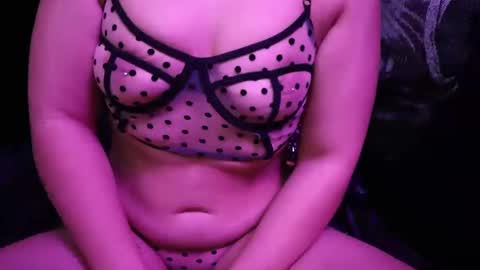 Snapshot of evacruxx chatting on 01/03/25, 06:11 Eva Crux online show from 01/03/25, 06:11