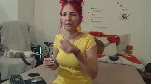 Snapshot of evadesireone chatting on 02/05/25, 02:59 EvadesireONE online show from 02/05/25, 02:59