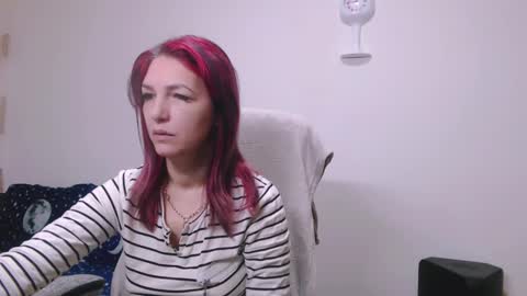 Snapshot of evadesireone chatting on 02/25/26, 10:47 EvadesireONE online show from 02/25/26, 10:47