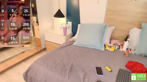 Evadne online show from 10/16/25, 07:48