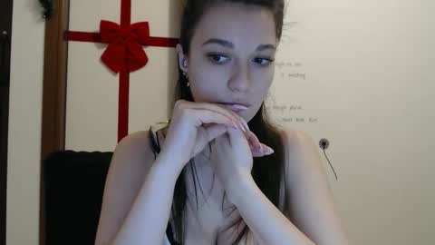 Snapshot of evaeldis chatting on 12/18/25, 03:07 Eva online show from 12/18/25, 03:07