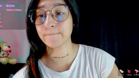 Snapshot of evah_lee chatting on 10/23/25, 01:38 Evah Lee online show from 10/23/25, 01:38