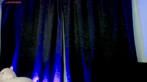 Snapshot of evah_lee chatting on 05/30/26, 02:41 Evah Lee online show from 05/30/26, 02:41