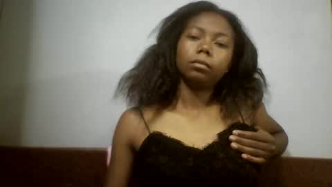 Snapshot of evahaldy chatting on 11/13/25, 02:32 evahaldy online show from 11/13/25, 02:32