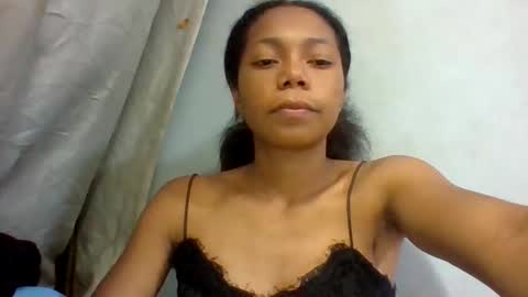 Snapshot of evahaldy chatting on 05/17/26, 05:31 evahaldy online show from 05/17/26, 05:31