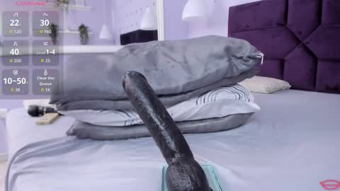 evahalston online show from 10/31/25, 09:05