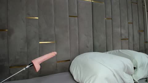 EVA online show from 11/30/25, 03:49