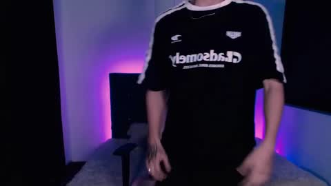 Snapshot of evan__hunter chatting on 01/30/25, 12:39 Evan online show from 01/30/25, 12:39