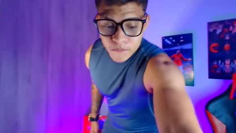 Snapshot of evan_greey chatting on 09/17/25, 02:35 EVAN GREY online show from 09/17/25, 02:35