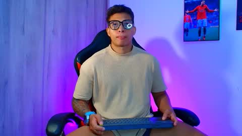 Snapshot of evan_greey chatting on 10/10/25, 03:05 EVAN GREY online show from 10/10/25, 03:05