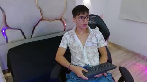 evan_tay online show from 01/11/26, 02:38