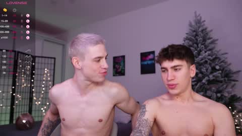 Snapshot of evan_white_ chatting on 12/17/24, 03:39 evan_white_ online show from 12/17/24, 03:39