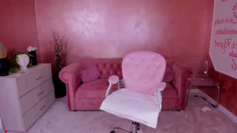 Snapshot of evanew_ chatting on 03/02/25, 10:27 Eva online show from 03/02/25, 10:27