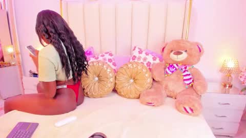 evangelin_ts online show from 11/12/25, 02:06