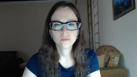 Snapshot of evangeline06 chatting on 04/06/26, 09:10 YourMistress online show from 04/06/26, 09:10
