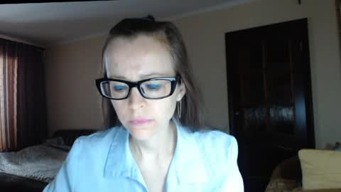 Snapshot of evangeline06 chatting on 04/13/26, 08:53 YourMistress online show from 04/13/26, 08:53