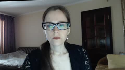 Snapshot of evangeline06 chatting on 04/15/26, 08:54 YourMistress online show from 04/15/26, 08:54