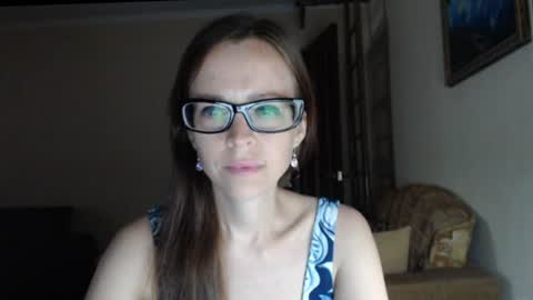 Snapshot of evangeline06 chatting on 06/17/26, 09:01 YourMistress online show from 06/17/26, 09:01