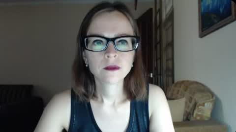 Snapshot of evangeline06 chatting on 07/08/26, 09:03 YourMistress online show from 07/08/26, 09:03