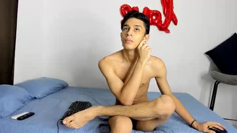 Snapshot of evans_collins24 chatting on 10/14/25, 01:50 Evans collins24 online show from 10/14/25, 01:50