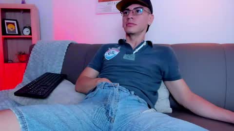 Snapshot of evans_lubov chatting on 05/23/26, 01:26 Evans Lubov online show from 05/23/26, 01:26