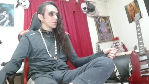 evans_xy online show from 04/22/26, 01:41