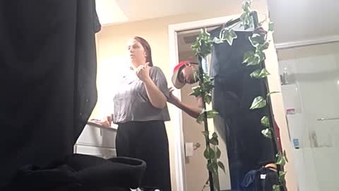 evanschris2048 online show from 10/08/25, 01:14