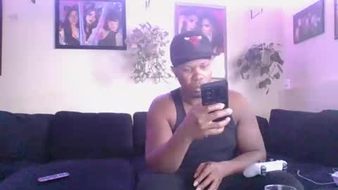 evanschris2048 online show from 11/05/25, 07:03