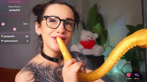 Snapshot of evarabbit chatting on 02/01/26, 02:21 Eva online show from 02/01/26, 02:21