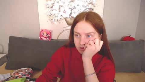 Snapshot of evarey_ chatting on 10/22/25, 04:57 Adelina online show from 10/22/25, 04:57