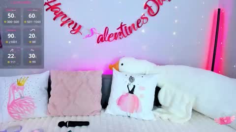 Snapshot of evarey_ chatting on 02/07/26, 05:55 Adelina online show from 02/07/26, 05:55