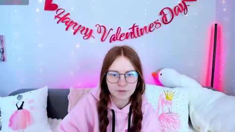 Snapshot of evarey_ chatting on 02/10/26, 09:13 Adelina online show from 02/10/26, 09:13