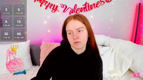 Snapshot of evarey_ chatting on 02/11/26, 06:07 Adelina online show from 02/11/26, 06:07