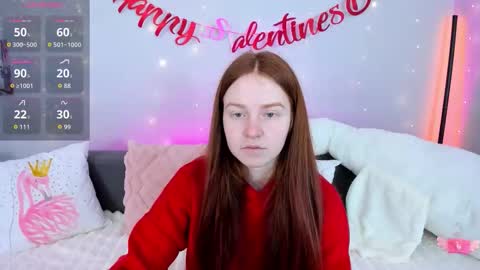 Snapshot of evarey_ chatting on 02/13/26, 06:09 Adelina online show from 02/13/26, 06:09