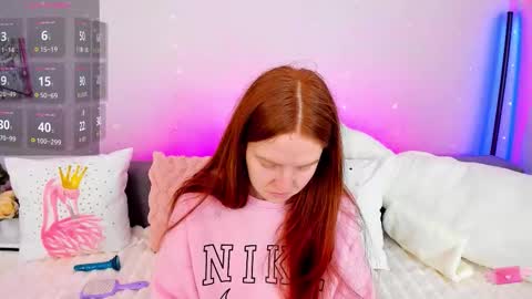 Snapshot of evarey_ chatting on 02/24/26, 06:22 Adelina online show from 02/24/26, 06:22