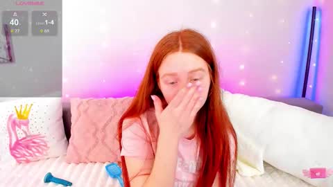 Snapshot of evarey_ chatting on 03/10/26, 05:34 Adelina online show from 03/10/26, 05:34